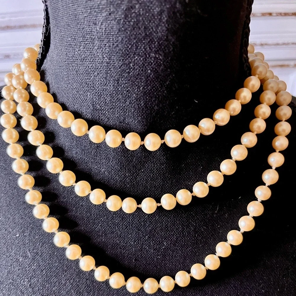 Cream Faux Pearl 54” Pullover Knotted VTG 1960’s Necklace Classic Elegance Style
